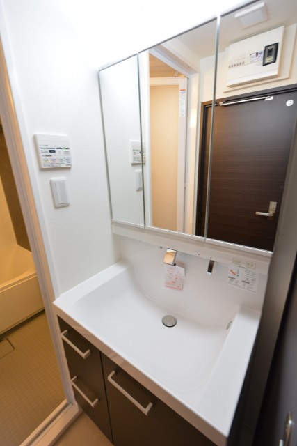 日興パレス広尾プラザ　洗面台