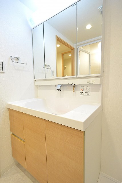 秀和第二南平台レジデンス　洗面台