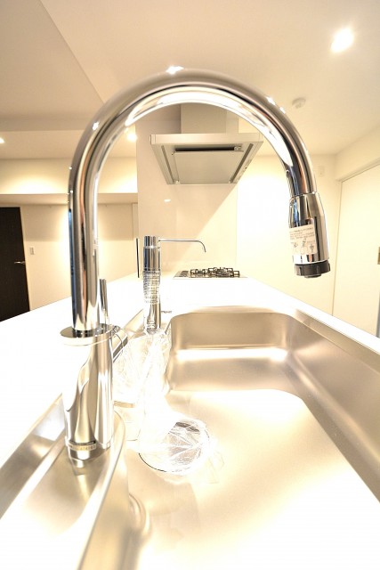 シャンボール代々木上原　キッチンのビルトイン浄水器
