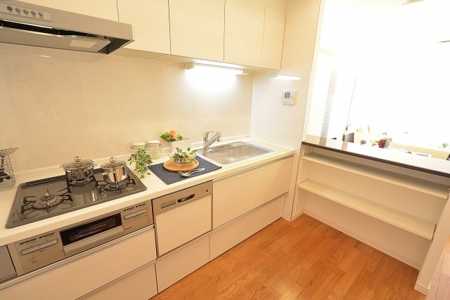 ハイツ赤坂　キッチン　402