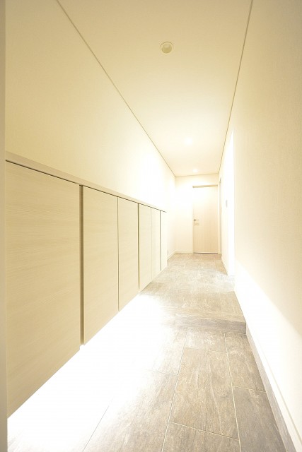 シャンボール代々木上原　玄関ホール