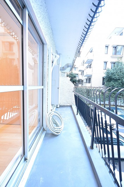 秀和第二南平台レジデンス　4.95㎡バルコニー