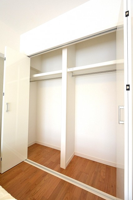 ハイツ赤坂　7.0帖のベッドルームのクローゼット　402