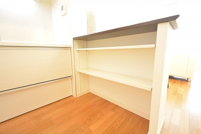 ハイツ赤坂　キッチンカウンター　402