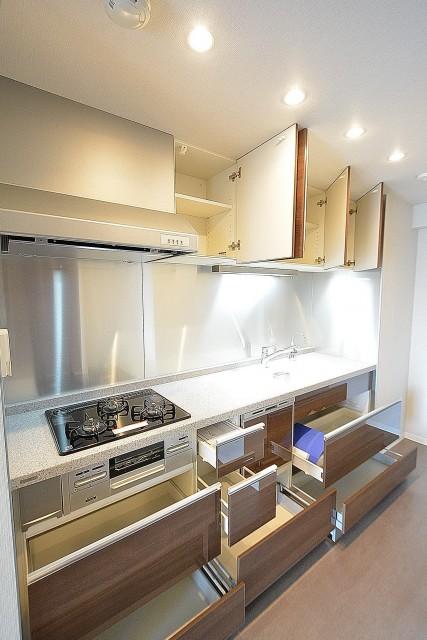 三軒茶屋シティハウス　キッチン収納
