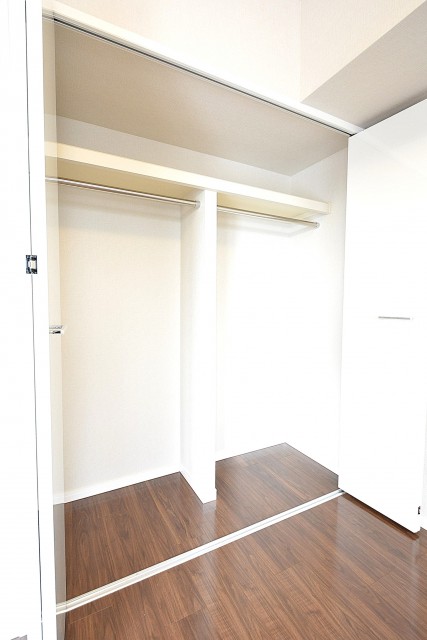 三軒茶屋シティハウス　4.7帖ベッドルームのクローゼット