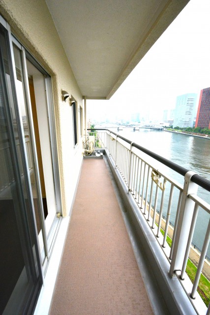 月島リバーハウス　バルコニー　川側