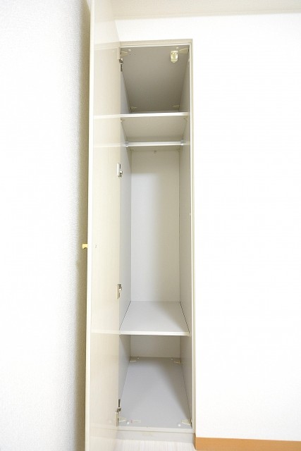 クリオ高田馬場壱番館　5.2帖のベッドルーム　収納