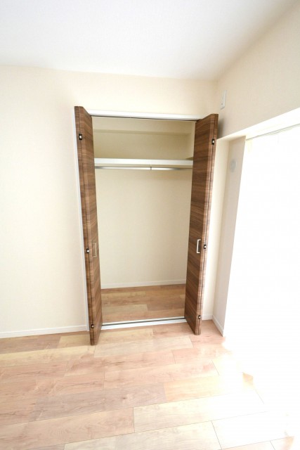 西荻リリエンハイム　洋室5.5帖　収納