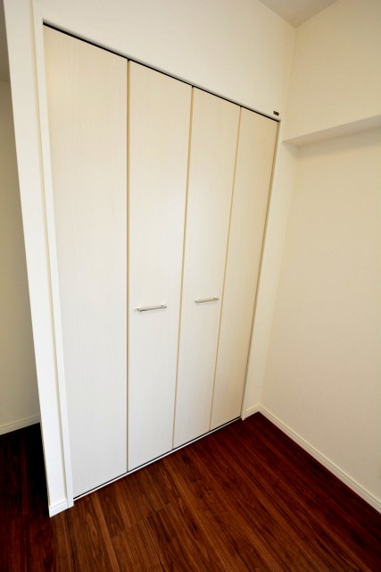 東中野パークマンション　洋室4.8帖収納