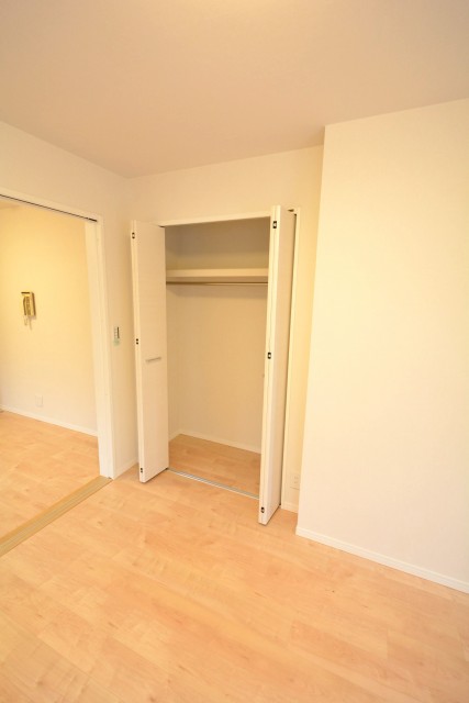 朝日プラザ梅ヶ丘　洋室　8.2帖　302