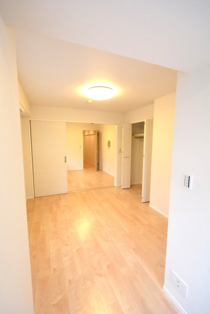 朝日プラザ梅ヶ丘　洋室　8.2帖　302