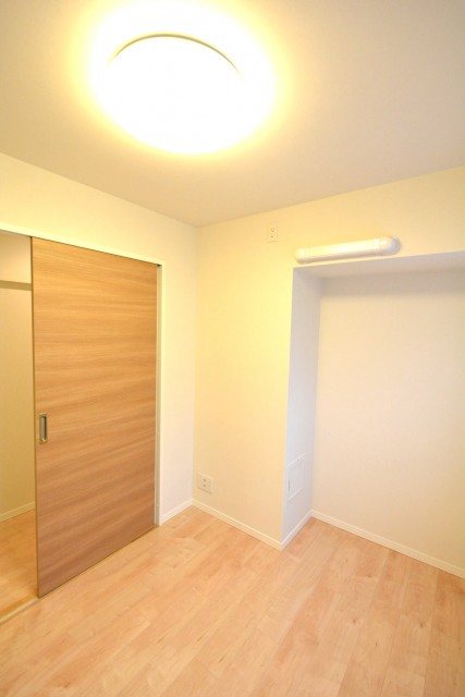 朝日プラザ梅ヶ丘　洋室3.7帖　302