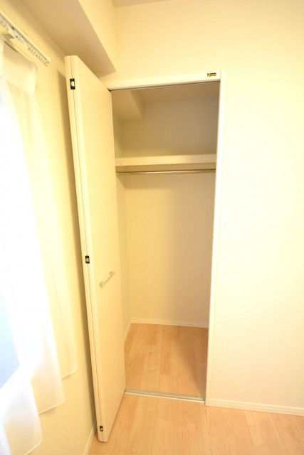 朝日プラザ梅ヶ丘　洋室3.7帖　収納