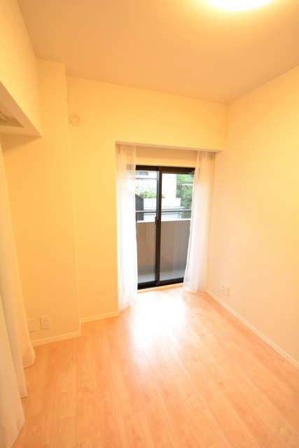 朝日プラザ梅ヶ丘　洋室　4.7帖　201