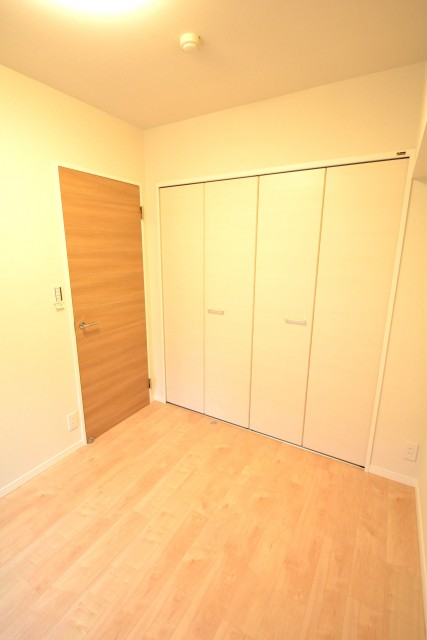 朝日プラザ梅ヶ丘　洋室　4.7帖　収納　201