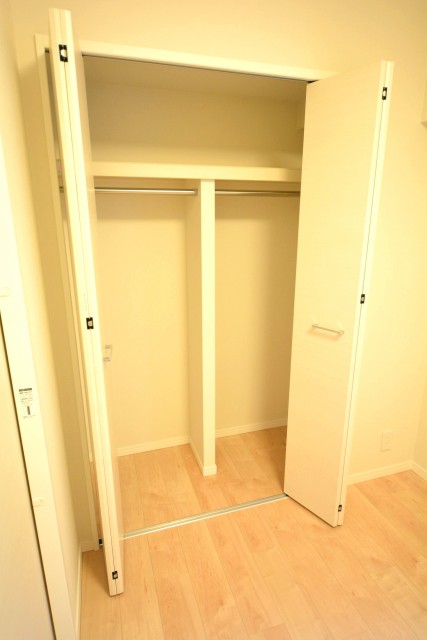朝日プラザ梅ヶ丘　洋室　3.8帖　収納　201
