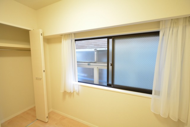 朝日プラザ梅ヶ丘　洋室　3.5帖　201