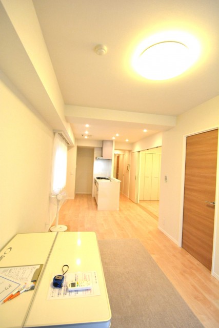 朝日プラザ梅ヶ丘　リビングダイニング　201