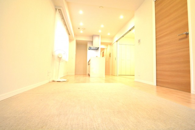 朝日プラザ梅ヶ丘　リビングダイニング　201