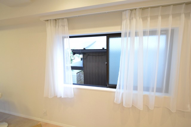 朝日プラザ梅ヶ丘　リビングダイニング　洋室　3.8帖　201