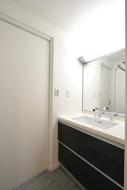 シャンボール代々木上原　洗面台①