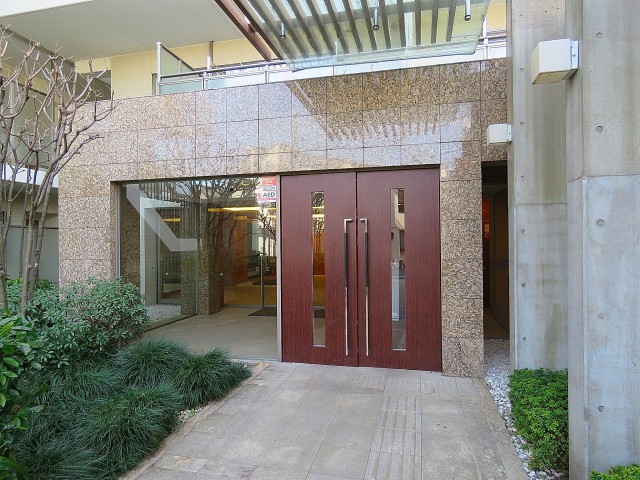 ルピナス中野レジデンス　エントランス