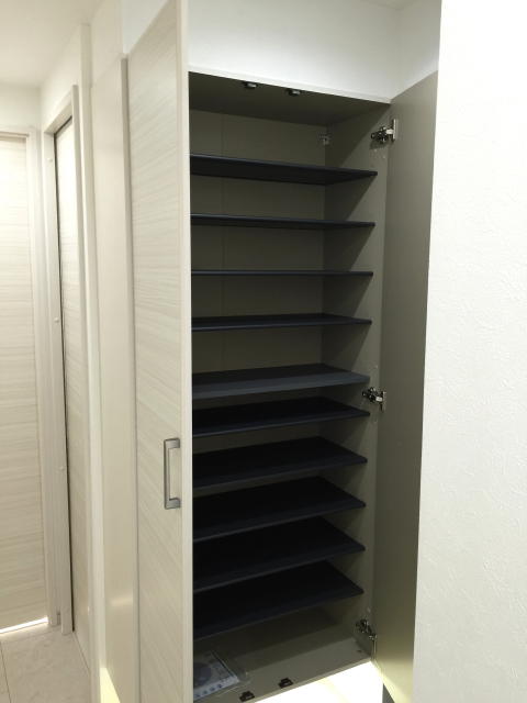 メゾン・デラビル巣鴨　シューズボックス