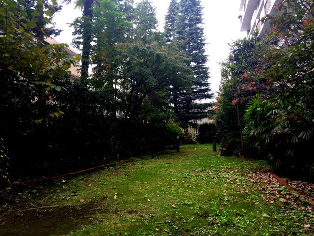 馬事公苑前住宅　南側庭園