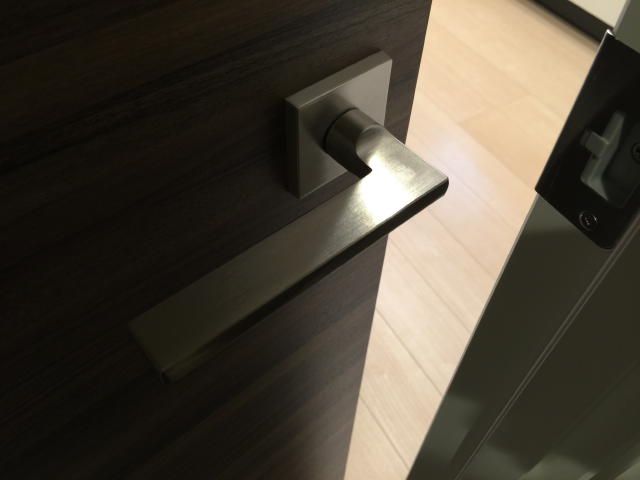 馬事公苑前住宅　リビングダイニングキッチンへ