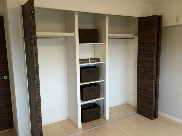 馬事公苑前住宅　洋室約6.5帖収納