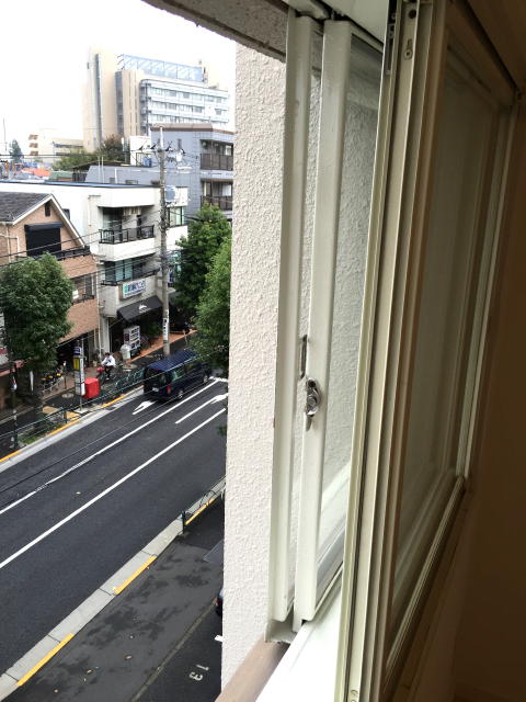 馬事公苑前住宅　洋室約6.5帖二重サッシ