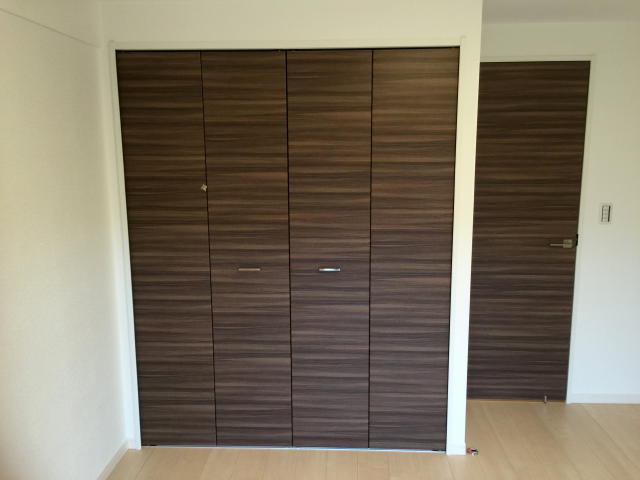 馬事公苑前住宅　洋室約7.5帖収納