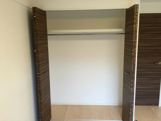 馬事公苑前住宅　洋室約7.5帖収納