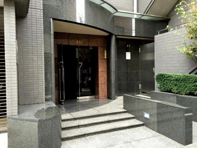 クレアール余丁町　エントランス