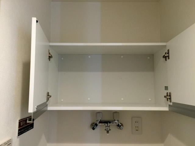 クレアール余丁町　洗濯機置場収納