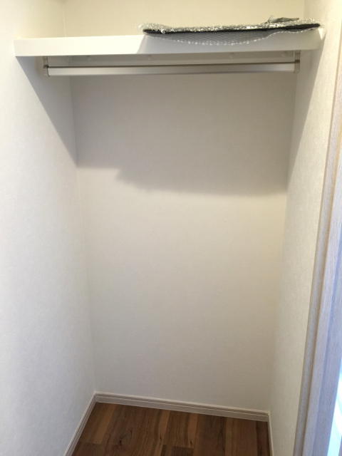 クレアール余丁町　ウォークインクローゼット
