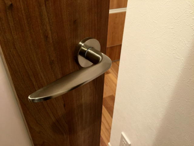 パロス新富町　リビングダイニングキッチンへ