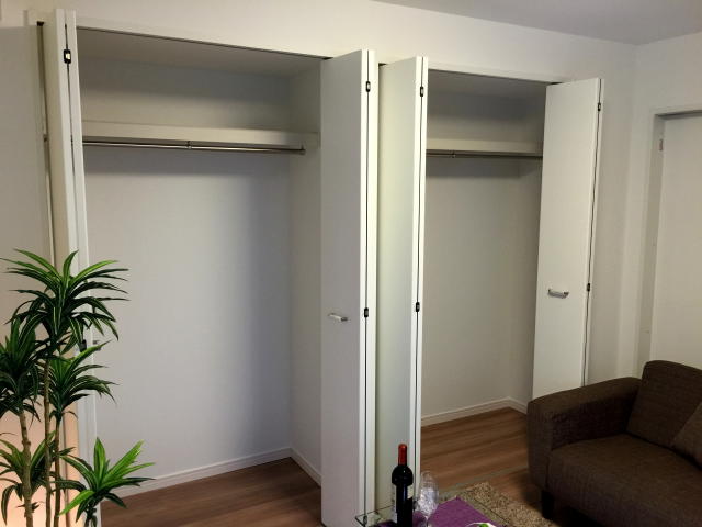 三軒茶屋サンハイツ　洋室約5.2帖収納