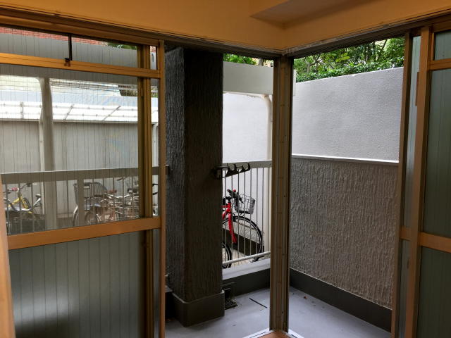 三軒茶屋サンハイツ　洋室約5.2帖