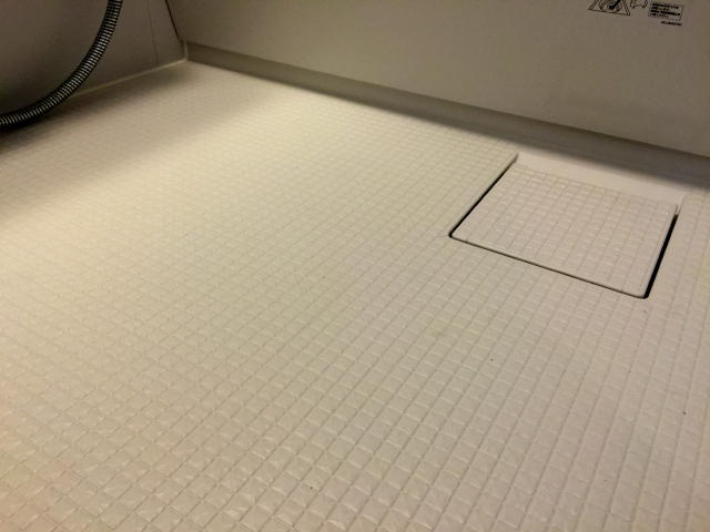 日商岩井方南町マンション　バスルーム床