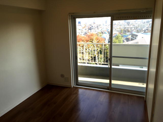 日商岩井方南町マンション　洋室約6.1帖