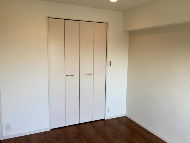 日商岩井方南町マンション　洋室約6.1帖