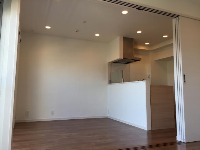 日商岩井方南町マンション　洋室約6.1帖