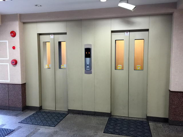 日商岩井方南町マンション　エレベーター