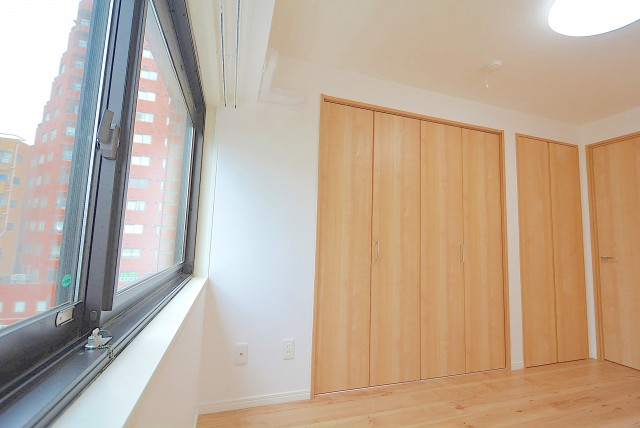 サニークレスト三田 洋室１