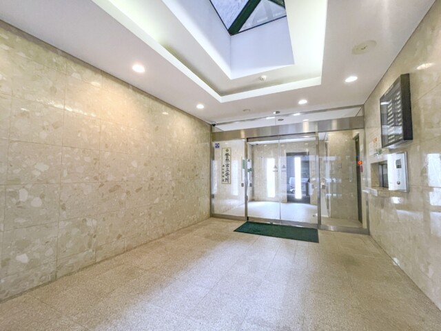 ライオンズマンション山吹町 玄関ホール ライオンズマンション山吹町 玄関ホール