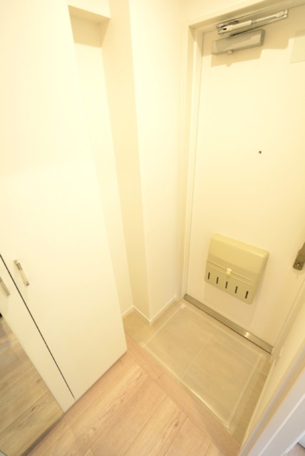 メガロン御殿山 玄関