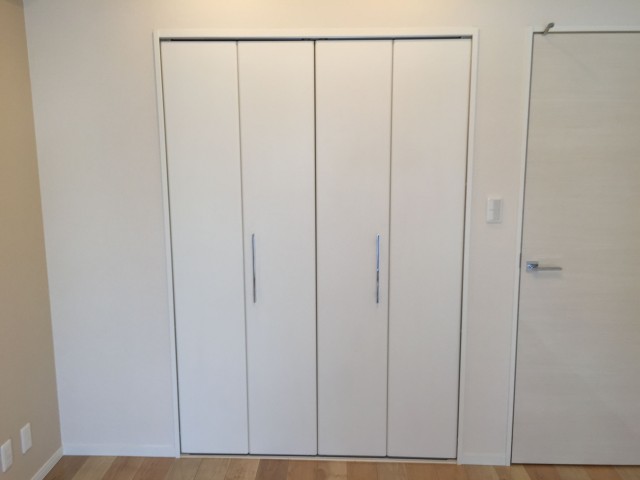 藤和薬王寺ホームズ　洋室東側収納