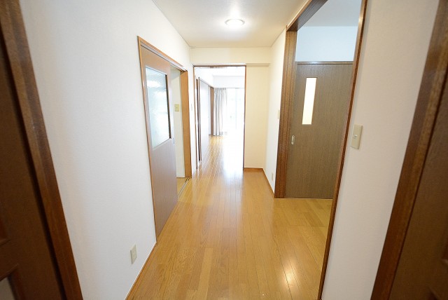 北大塚ハイツ 奥へ進んでいきます